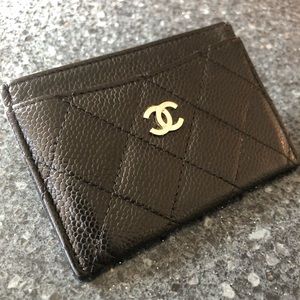 Authentic CHANEL Caviar Quilted Card Holder